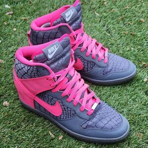 NIKE SKY HI DUNK - Womens Wedges Shoes - SIZE 9.5